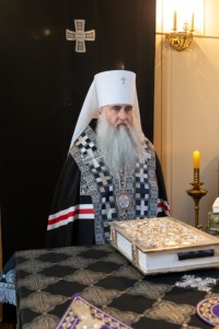 Литургия Преждеосвященных Даров, малое повечерие и утреня Великого Четвертка на Архиерейском подворье — в храме во имя святых равноапостольных Мефодия и Кирилла при СГУ