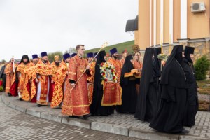 Божественная литургия в Свято-Алексиевском женском монастыре г. Саратова