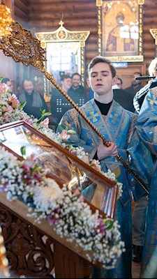 Митрополит Игнатий совершил Божественную литургию в храме в честь Сретения Господня г. Саратова