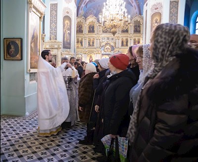 Митрополит Игнатий совершил Божественную литургию в Свято-Духовском соборе г. Саратова