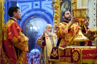 Митрополит Игнатий принял участие в Божественной литургии в Храме Христа Спасителя