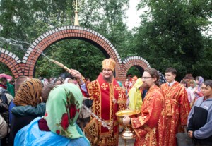Божественная литургия в Вавиловом Доле