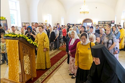Божественная литургия в храме во имя святителя Николая Японского г. Саратова