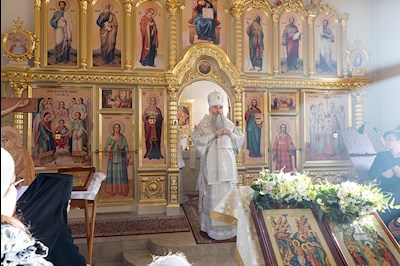 Божественная литургия в храме святых Царственных страстотерпцев г. Саратова
