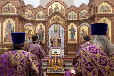 Божественная литургия в храме в честь святого равноапостольного великого князя Владимира г. Саратова