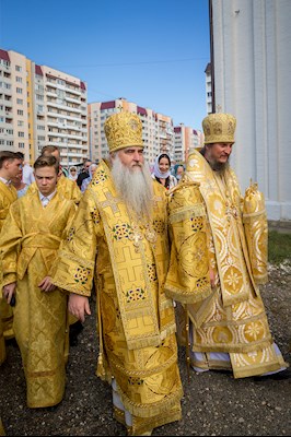 Божественная литургия в храме в честь Нерукотворного Образа Спасителя г .Саратова