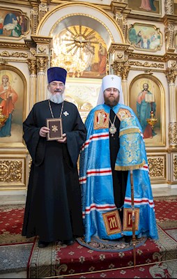 Митрополит Саратовский и Вольский Игнатий совершил вечерню в соединении с Литургией Иоанна Златоуста в Покровском соборе г. Саратова