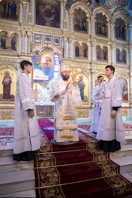 Митрополит Игнатий совершил Божественную литургию в Свято-Духовском соборе г. Саратова