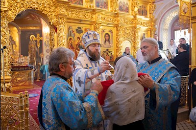 Митрополит Игнатий совершил Божественную литургию в Свято-Троицком кафедральном соборе Саратова