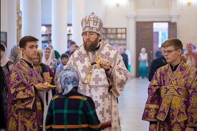 Митрополит Игнатий совершил всенощное бдение с чином выноса Креста в Свято-Троицком кафедральном соборе г. Вольска