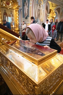 Митрополит Игнатий совершил Божественную литургию в Свято-Троицком кафедральном соборе Саратова