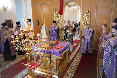 Митрополит Игнатий совершил всенощное бдение с чином воздвижения Креста в кафедральном соборе Живоначальной Троицы г. Вольска
