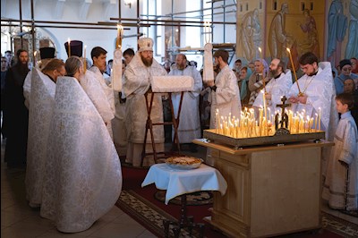 Митрополит Игнатий совершил Божественную литургию и панихиду в Свято-Никольском мужском монастыре г.Саратова
