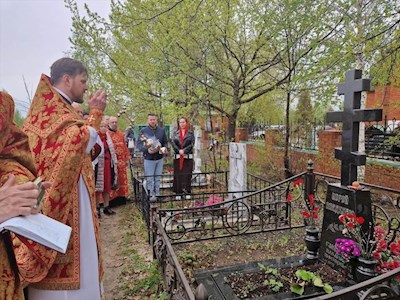 На Радоницу совершено поминовение усопших священнослужителей