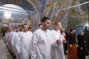Крещальная литургия в Свято-Троицком соборе Саратова