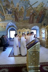 Крещальная литургия в Свято-Троицком соборе Саратова