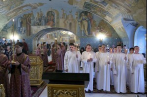 Крещальная литургия в Свято-Троицком соборе Саратова