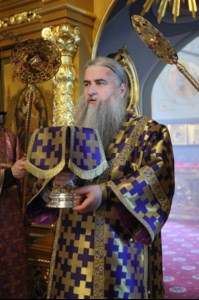 Крещальная литургия в Свято-Троицком соборе Саратова