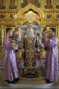 Крещальная литургия в Свято-Троицком соборе Саратова