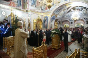 Рождественская Божественная литургия в Свято-Троицком кафедральном соборе Саратова