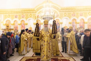 Великое освящение храма во имя святителя Спиридона Тримифунтского г. Саратова и первая Божественная литургия в новоосвященном храме