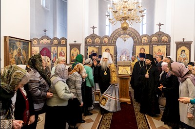 Божественная литургия в храме во имя первоверховных апостолов Петра и Павла г. Саратова