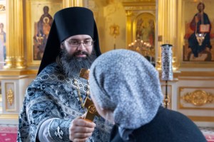 Литургия Преждеосвященных Даров на Архиерейском подворье — в храме во имя святого апостола и евангелиста Иоанна Богослова при СПДС