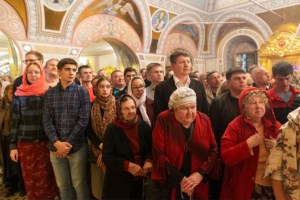 Митрополит Лонгин совершил пасхальное богослужение