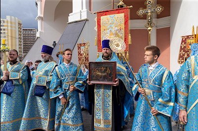 Божественная литургия в Свято-Троицком кафедральном соборе г. Саратова