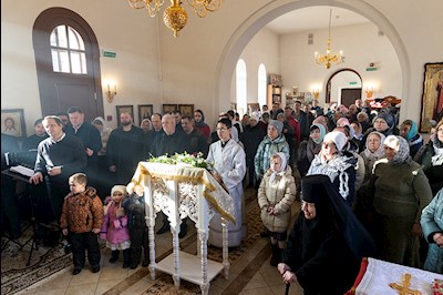 Божественная литургия в храме святых Царственных страстотерпцев г. Саратова