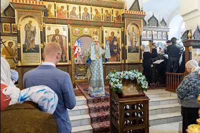 Божественная литургия на Архиерейском подворье – в храме в честь иконы Божией Матери «Утоли моя печали» г. Саратова
