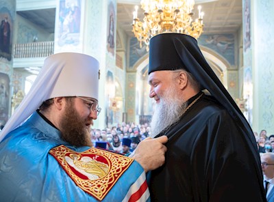 Митрополит Саратовский и Вольский Игнатий совершил вечерню в соединении с Литургией Иоанна Златоуста в Покровском соборе г. Саратова