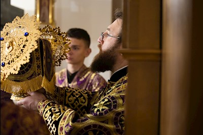 Митрополит Игнатий совершил Великое освящение Крестовоздвиженского подворья Свято-Алексиевского женского монастыря г. Саратова и Божественную литургию в новоосвященном храме