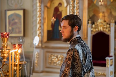 Митрополит Игнатий совершил Литургию Преждеосвященных Даров в Покровском соборе г. Саратова