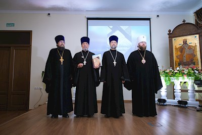 Митрополит Игнатий вручил дипломы выпускникам СПДС