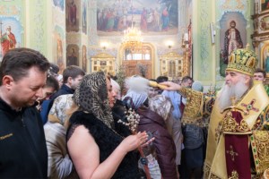 Божественная литургия в храме в честь Покрова Пресвятой Богородицы г. Саратова