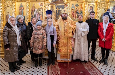 Митрополит Игнатий совершил Божественную литургию в Свято-Троицком кафедральном соборе г. Саратова
