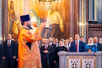 Митрополит Игнатий принял участие в Божественной литургии в Храме Христа Спасителя