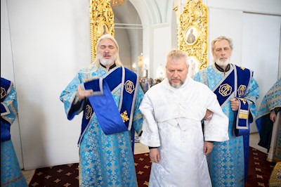 Митрополит Игнатий совершил Божественную литургию в Покровском храме г. Петровска