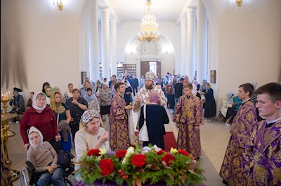 Митрополит Игнатий совершил всенощное бдение с чином выноса Креста в Свято-Троицком кафедральном соборе г. Вольска