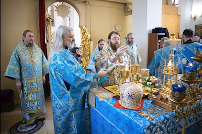 Митрополит Игнатий возглавил соборное архиерейское богослужение в Казанском храме г. Саратова