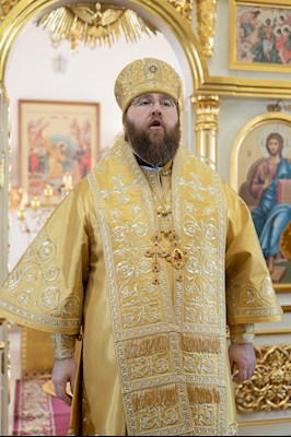 Митрополит Игнатий совершил Божественную литургию в Трехсвятительском храме г. Саратова