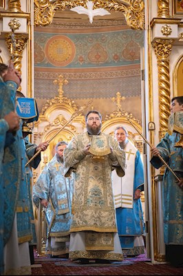 Митрополит Игнатий возглавил соборное архиерейское богослужение в Свято-Троицком кафедральном соборе г. Покровска (Энгельса)