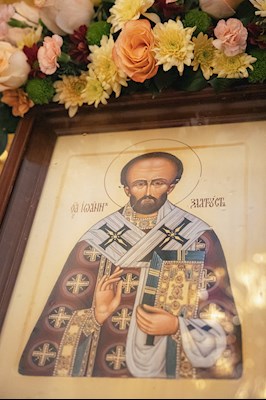 Митрополит Игнатий совершил Великое освящение храма святителя и Чудотворца Николая села Долгий Буерак Гагаринского района г. Саратова и Божественную литургию в новоосвященном храме