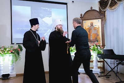 Митрополит Игнатий вручил дипломы выпускникам СПДС