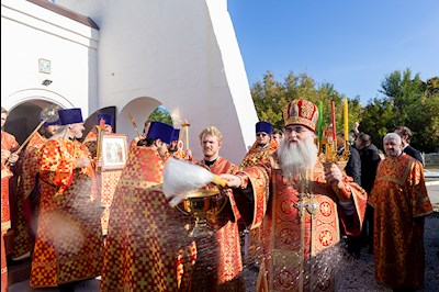 Божественная литургия в храме Воскресения Христова г. Саратова