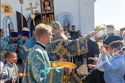 Божественная литургия в храме в честь Владимирской иконы Божией Матери с. Багаевка