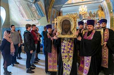 В Саратове и Покровске прошел автомобильный крестный ход со святынями Саратовской митрополии