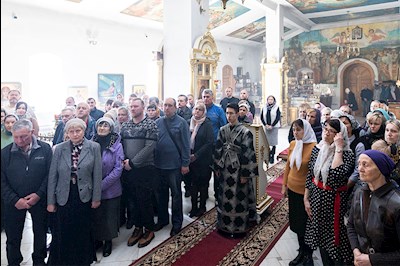 Литургия Преждеосвященных Даров в храме в честь Покрова Пресвятой Богородицы г. Покровска (Энгельса)