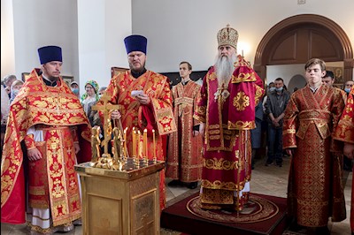 Божественная литургия в храме в честь иконы Божией Матери «Всех скорбящих Радость» г. Саратова